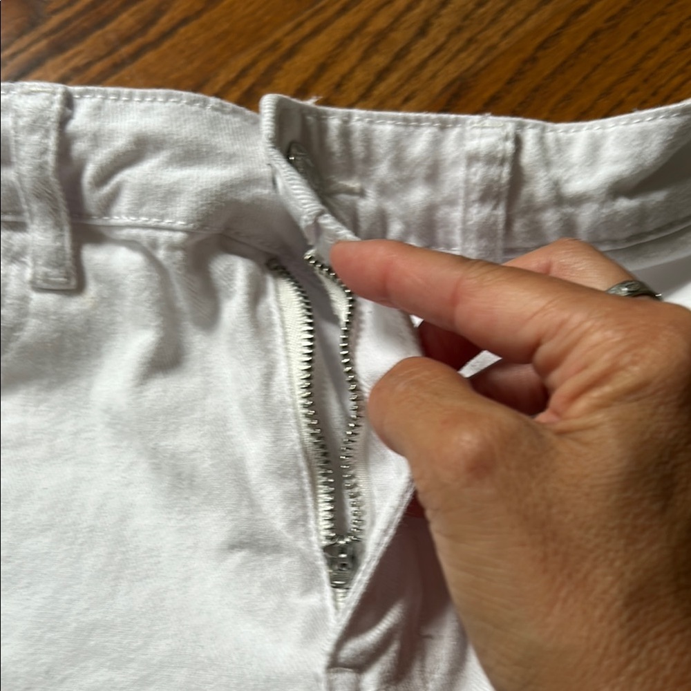 🌿SHEIN Bright White Frayed Hem Mini Skirt🌿 - Picture 6 of 8